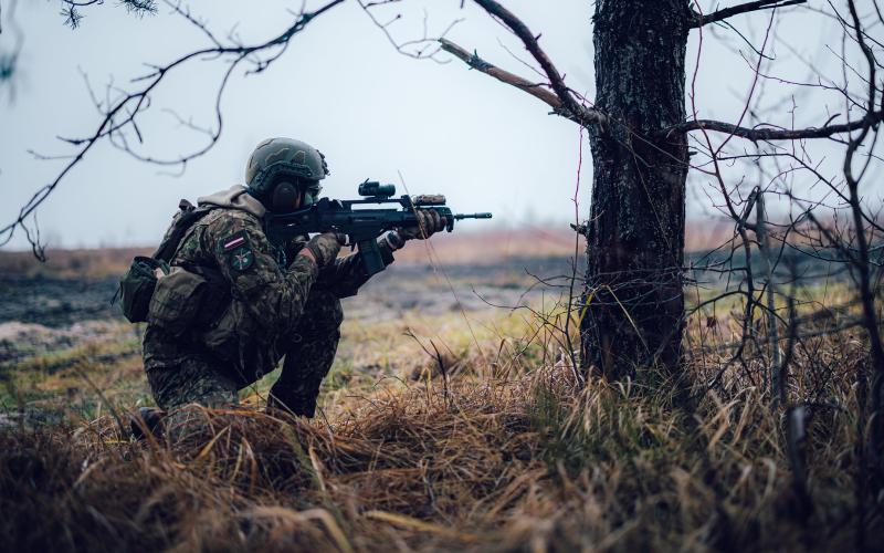 Karavīrs mācībās